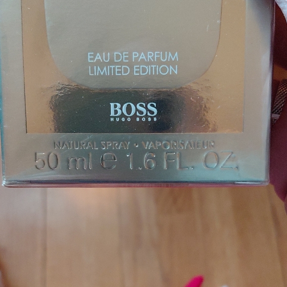 Boss Alive Eau de Parfum in Gold Packaging - Picture 3 of 5